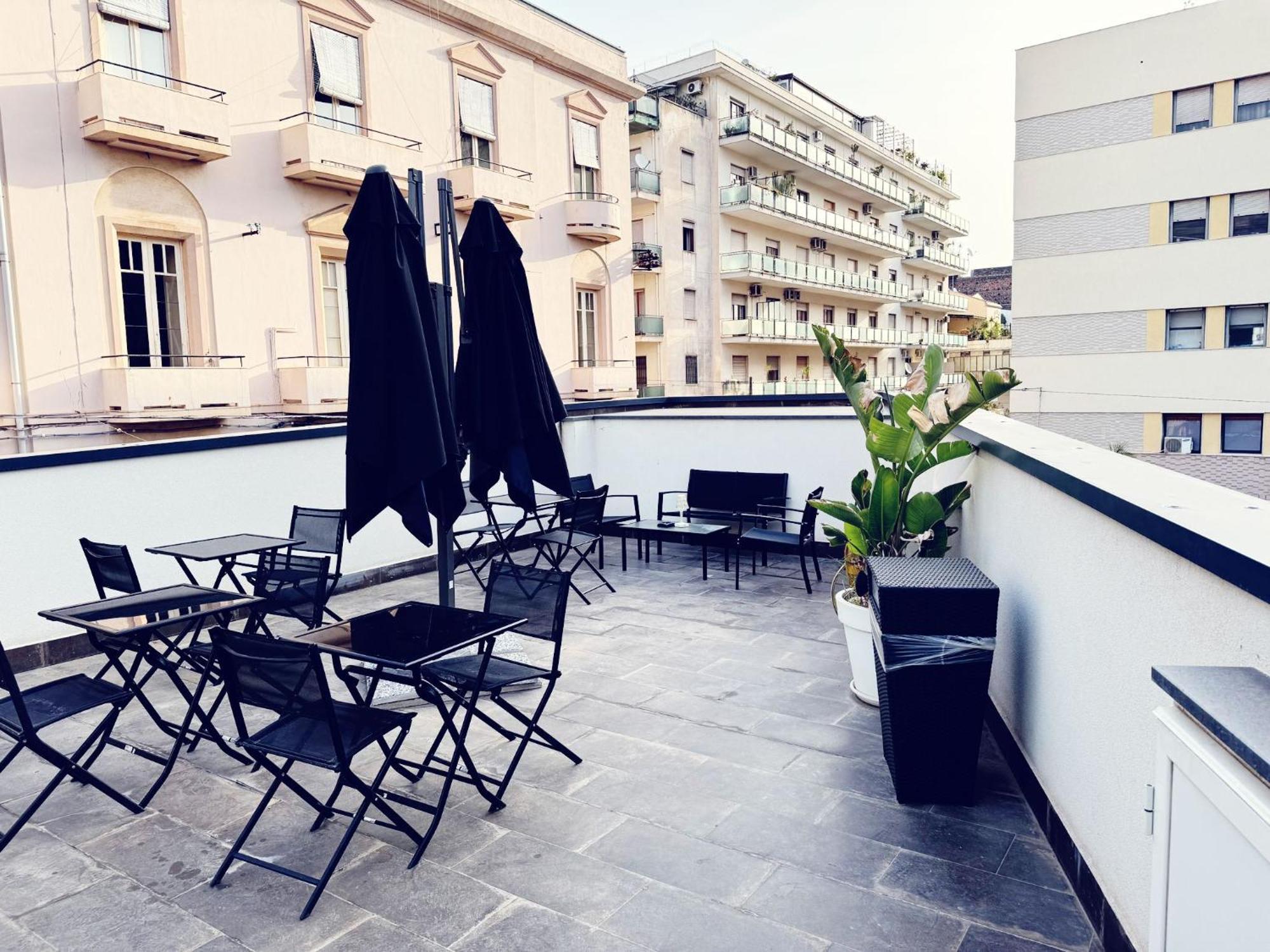 8Room Hotel Catane Extérieur photo