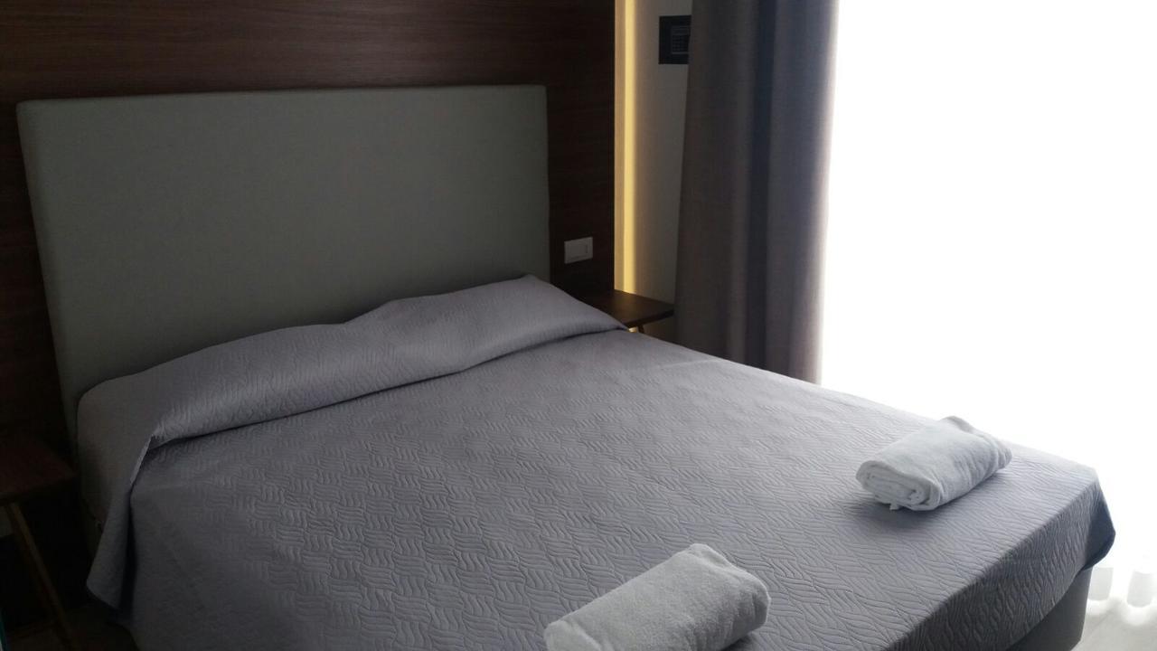 8Room Hotel Catane Extérieur photo
