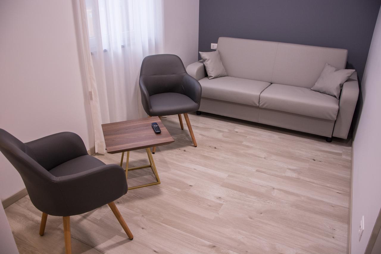 8Room Hotel Catane Extérieur photo