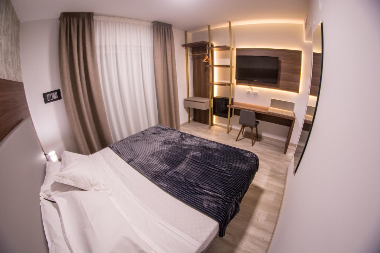 8Room Hotel Catane Extérieur photo