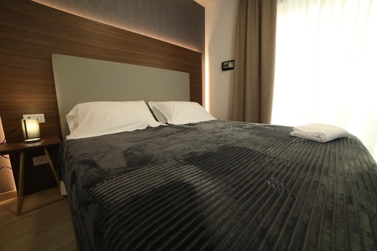 8Room Hotel Catane Extérieur photo