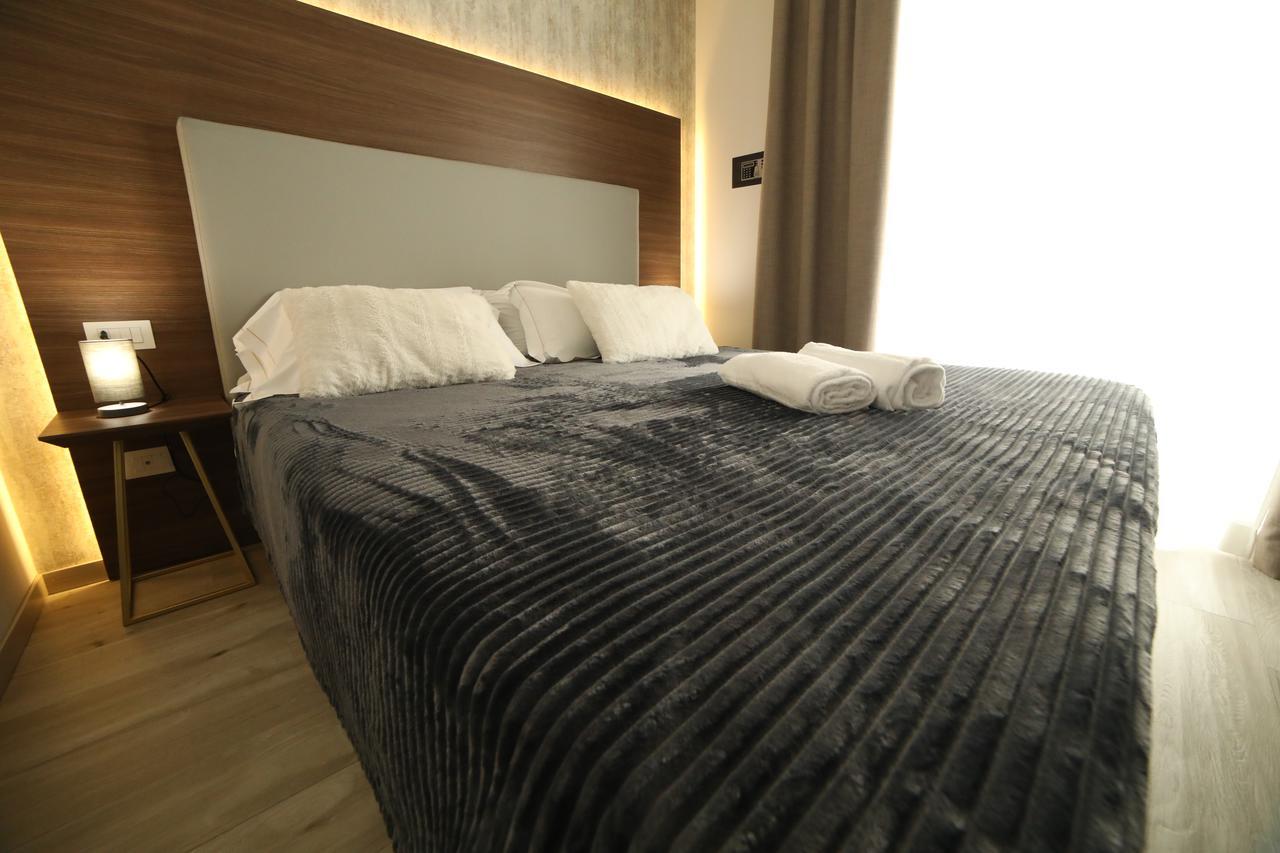 8Room Hotel Catane Extérieur photo