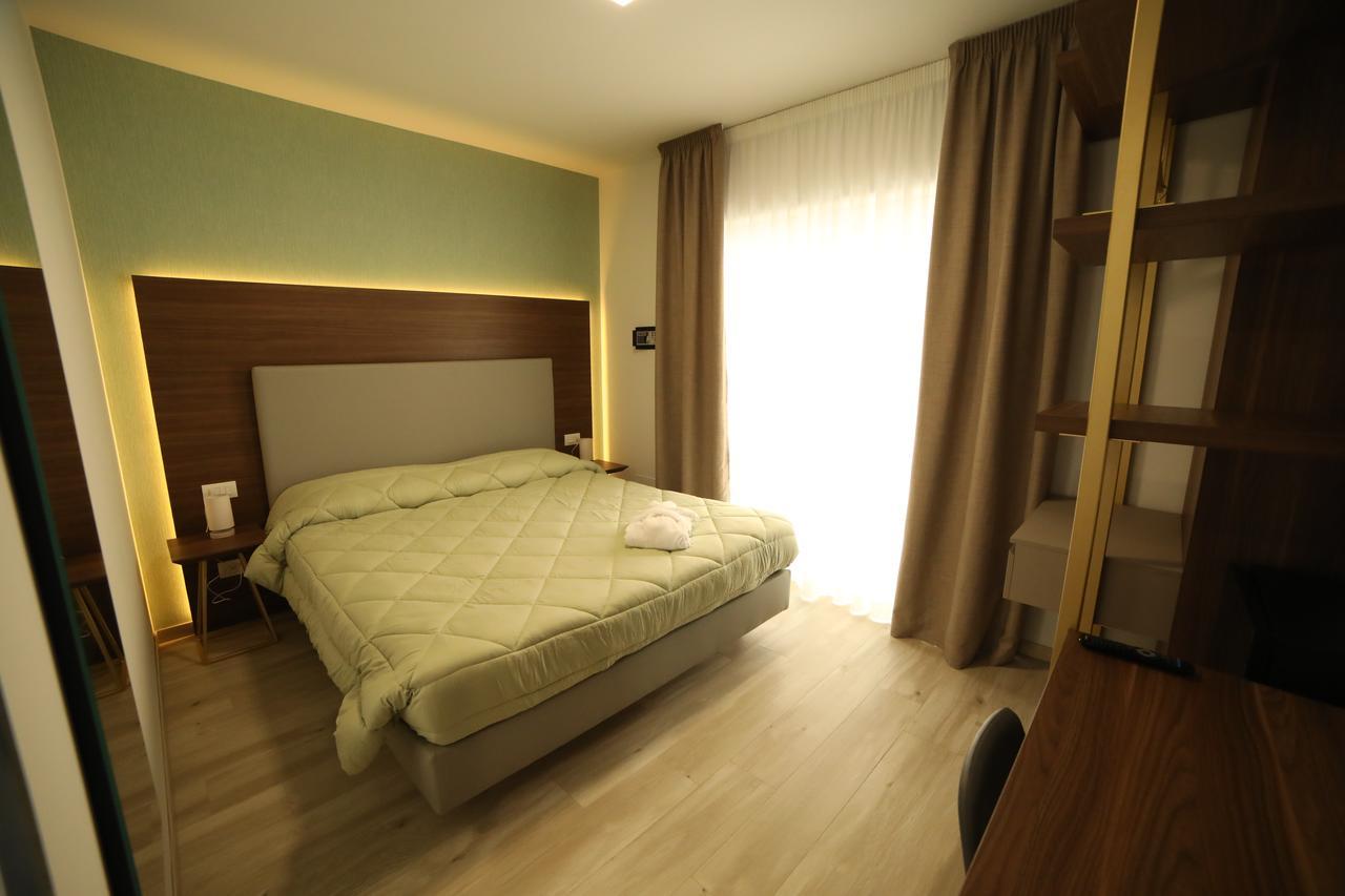 8Room Hotel Catane Extérieur photo