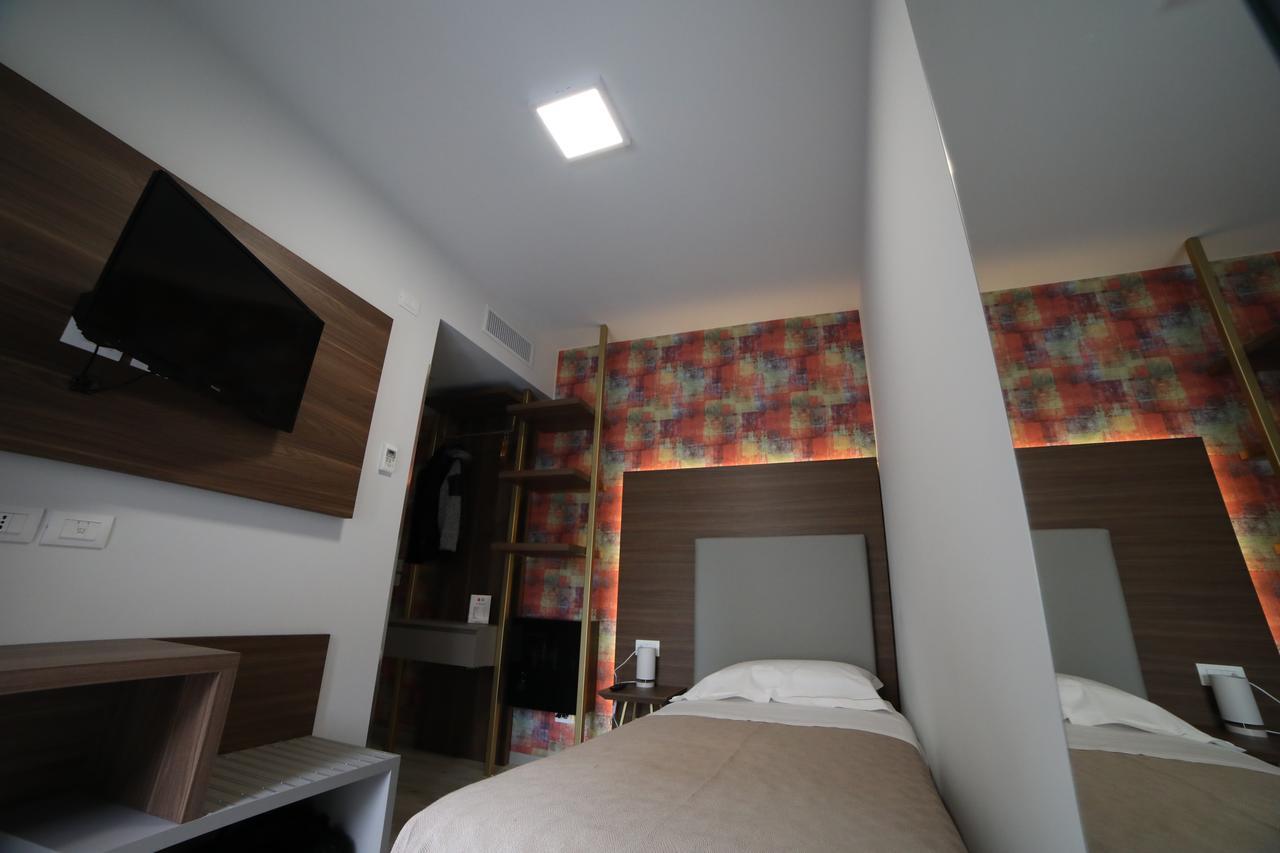 8Room Hotel Catane Extérieur photo