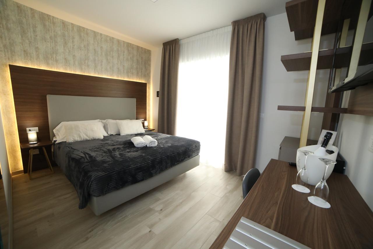 8Room Hotel Catane Extérieur photo